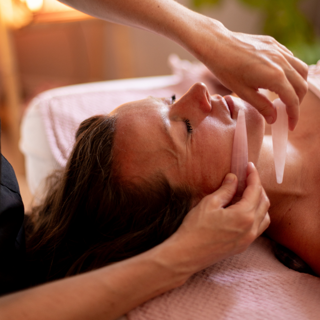 Massage Féminité au Quartz Rose